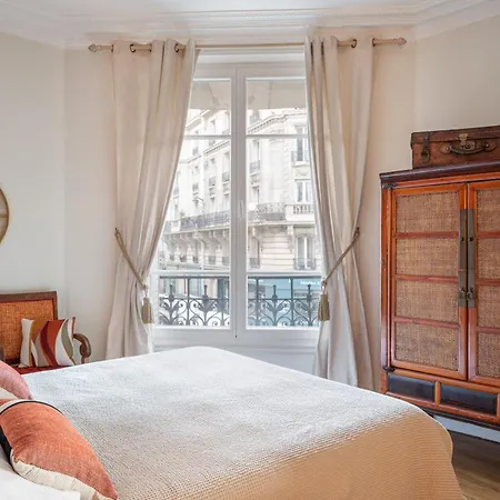 De Charme A Montmartre Apartment *